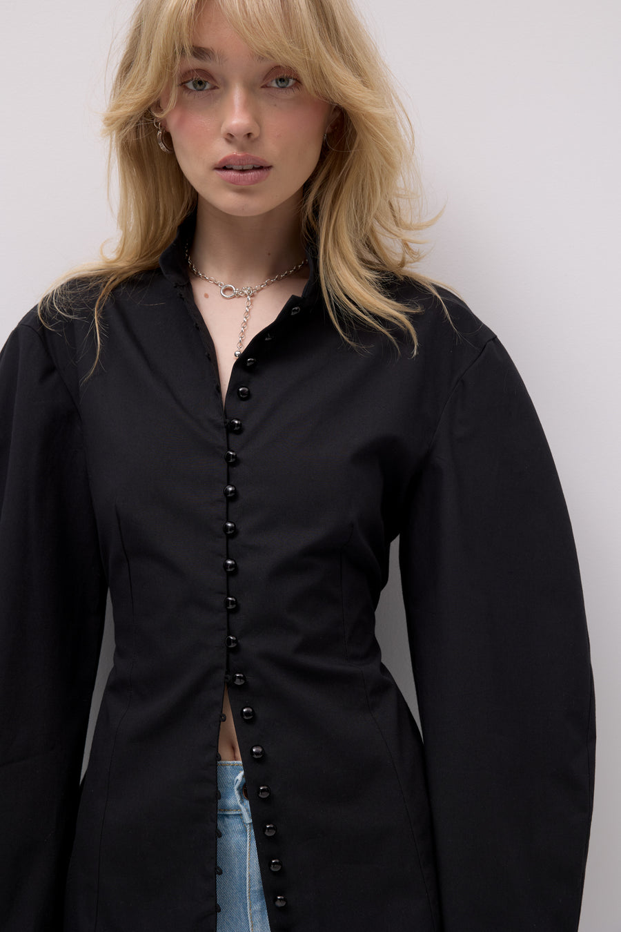 ?The model is 179cm tall and wears size XS?