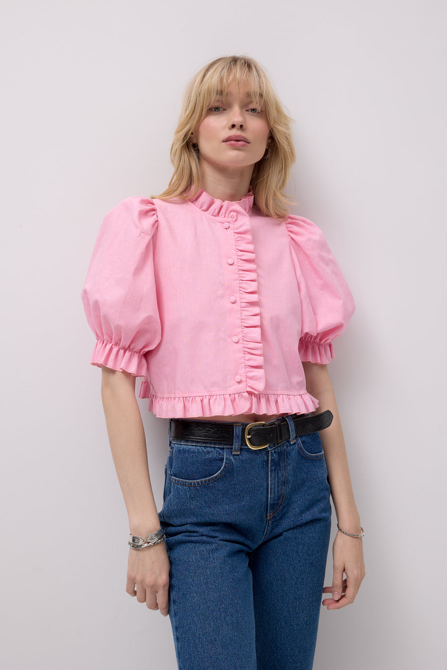 ?The model is 179cm tall and wears size XS?