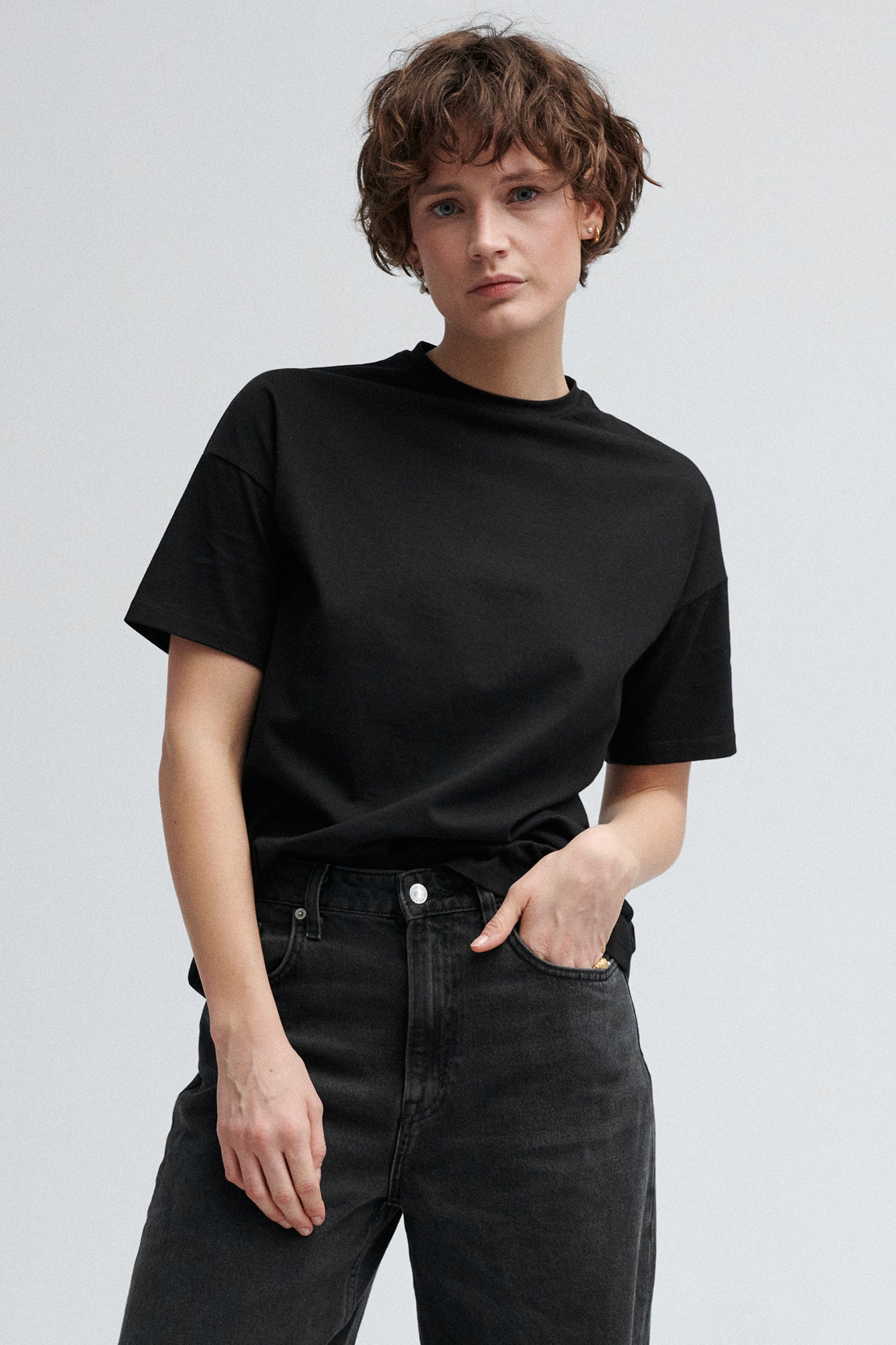 T-shirt in organic cotton / 13 / 27 / onyx black