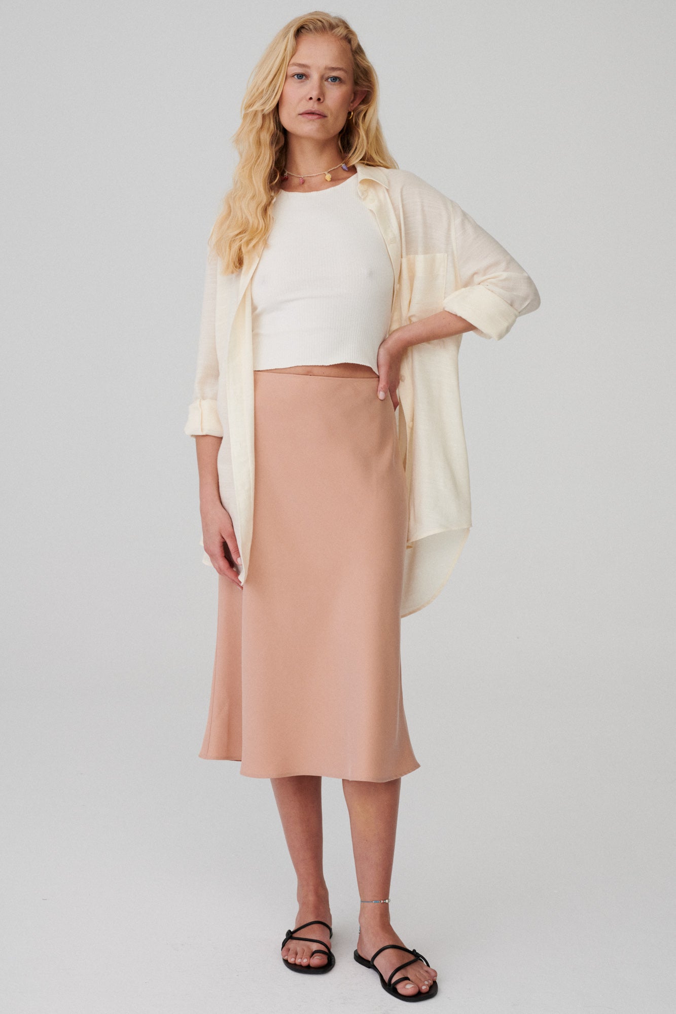 Tencel skirt / 07 / 05 / peach flower *top-in-organic-cotton-10-02-cream-white* ?The model is 173 cm high and wears size S?