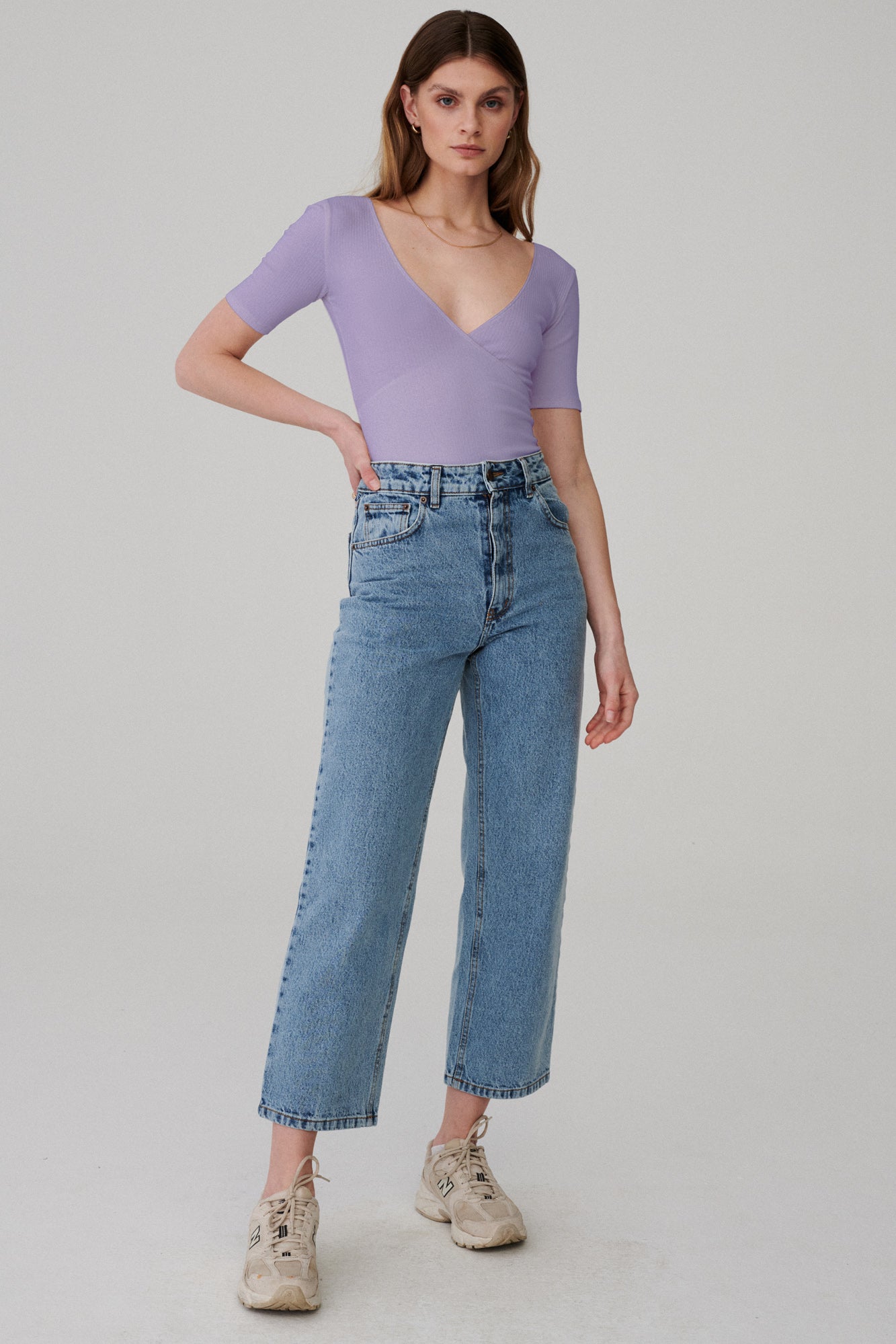 Bodysuit in organic cotton / 01 / 04 / acai fruit *cropped-jeans-from-recycled-cotton-05-12* ?The model is 177 cm high and wears size S?
