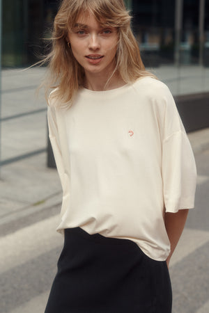 T-shirt in modal / 13 / 26 / cream white / shrimp