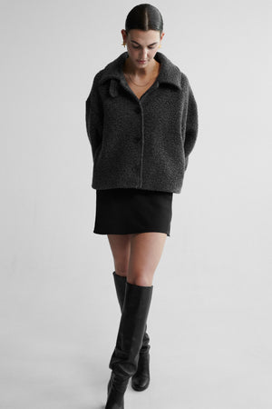 Wool blend jacket / 18 / 08/ cloud grey *skirt-in-tencel-07-07-onyx-black* ?The model is 178 cm tall and wears size M/L?