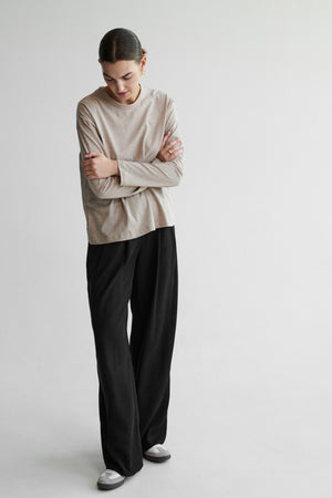 Longsleeve in cotton / 14 / 20 / cappuccino *tencel-trousers-05-02-onyx-black* ?The model is 178 cm tall and wears size XS/S?