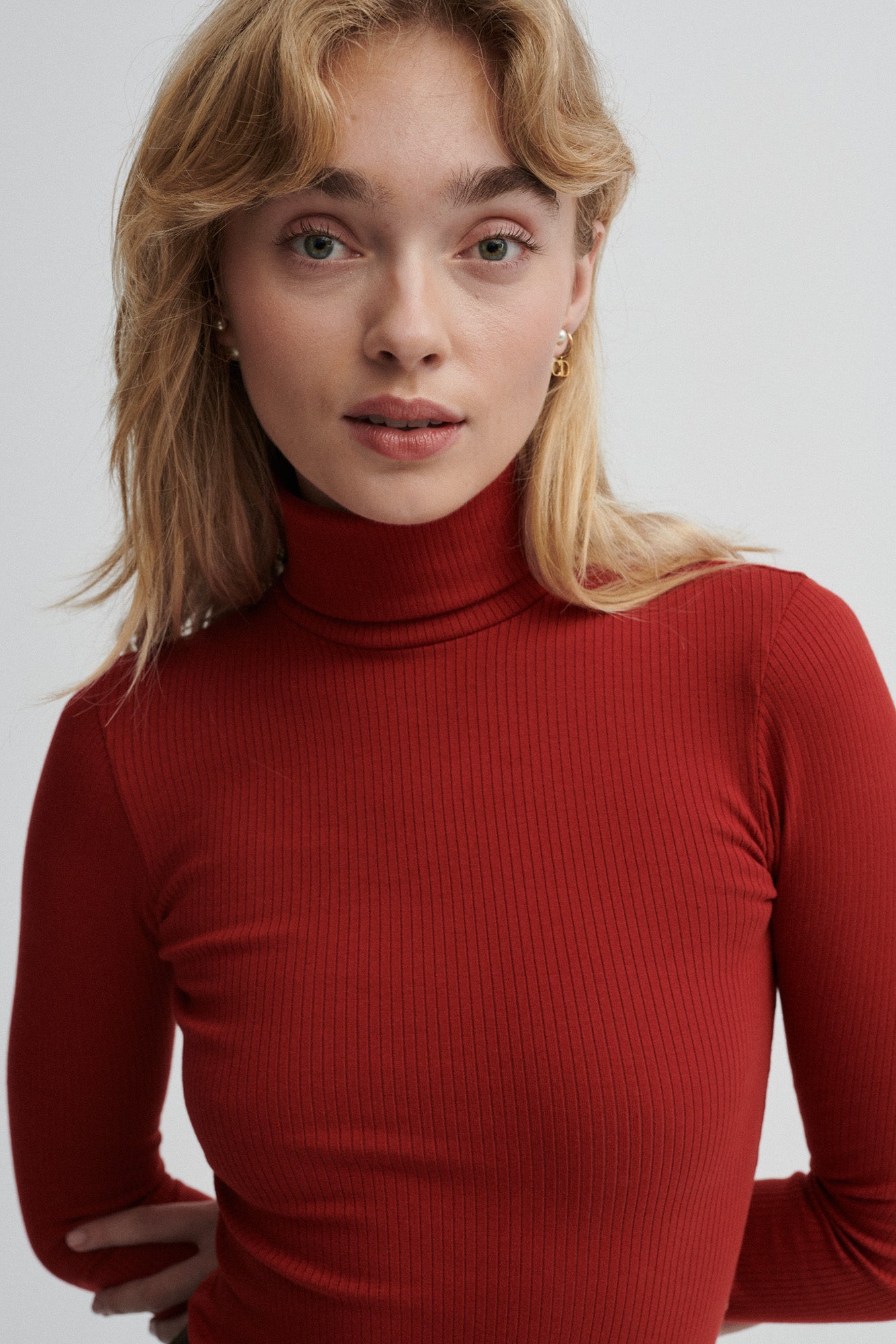 Turtleneck in organic cotton / 15 / 02 / maroon red