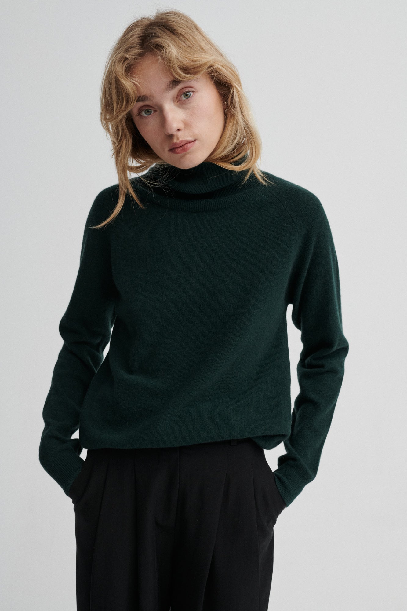 Sweater in cashmere / 16 / 13 / ivy green