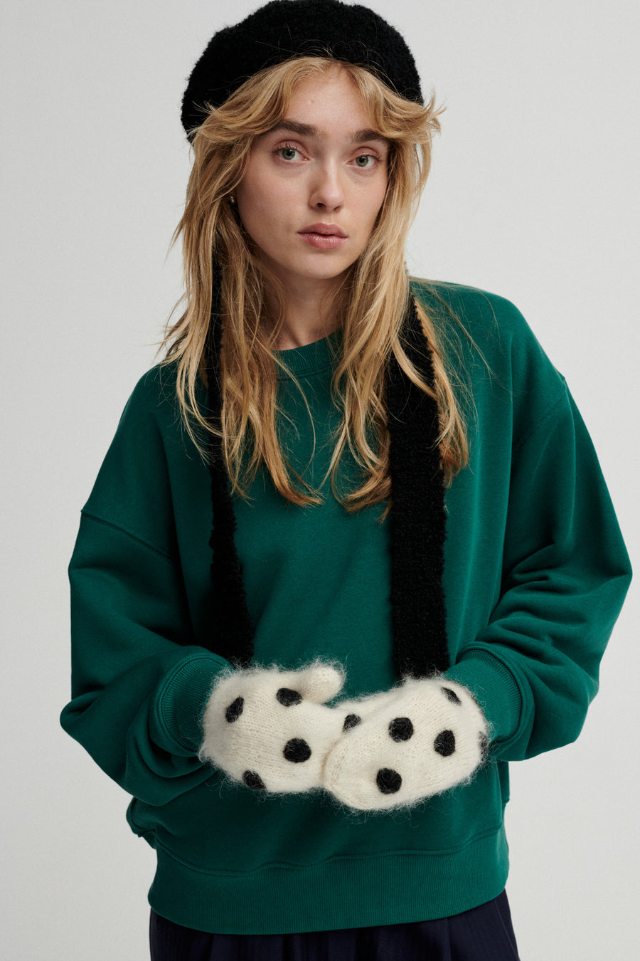 Gloves in merino, mohair & silk blend / polka dots