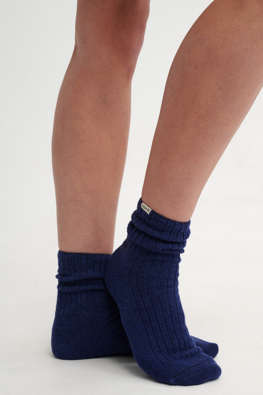 Socks in wool blend / night blue