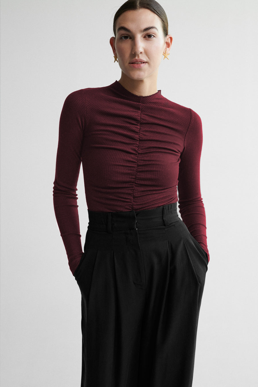Bodysuit in organic cotton featuring gathered detail / 01 / 37 / merlot red