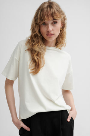 T-shirt in organic cotton / 13 / 27 / cream white