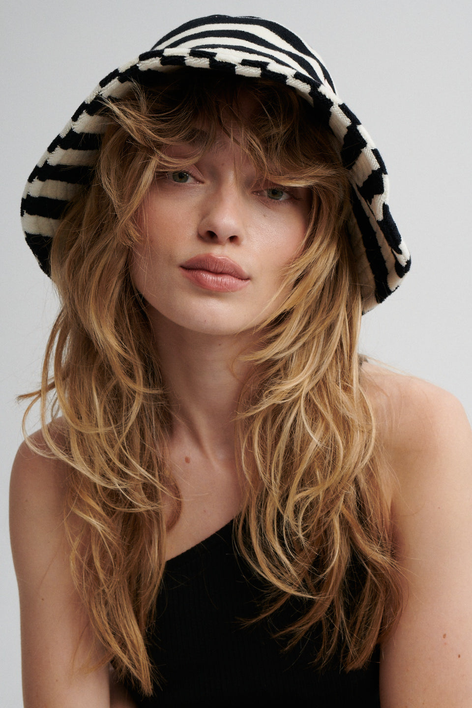 Terry cotton bucket hat / 21 / 09 / black stripes