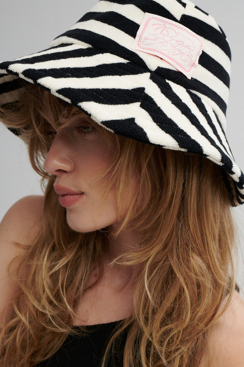 Terry cotton bucket hat / 21 / 09 / black stripes