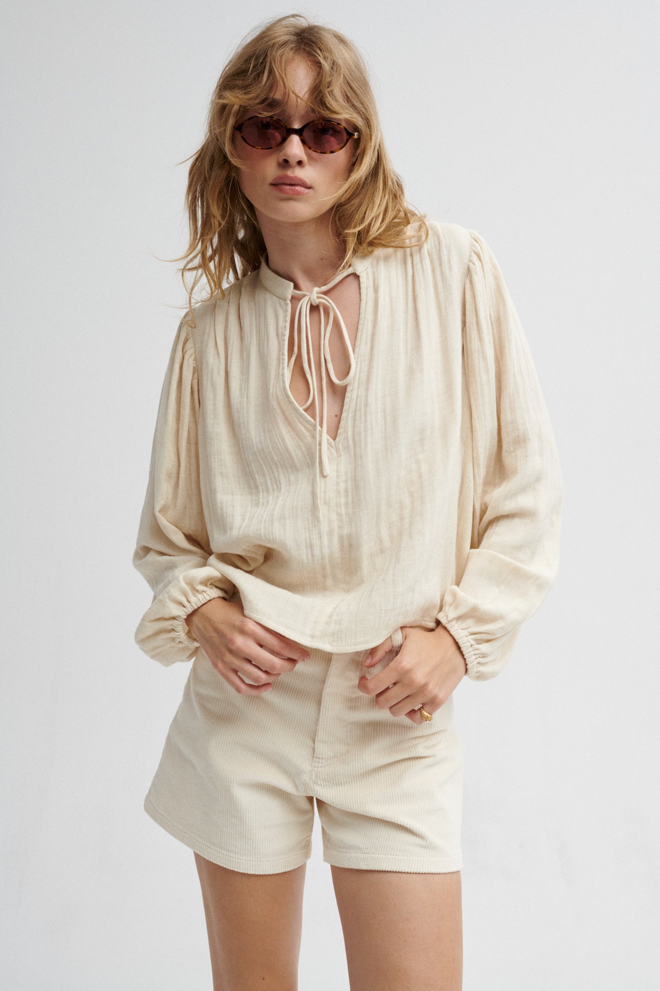 Shirt in textured fabric with linen / 12 / 13 / almond milk