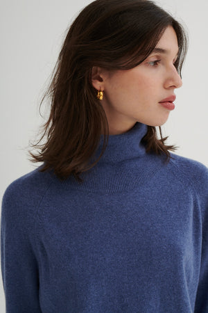 Sweater in merino wool / 16 / 13 / storm blue