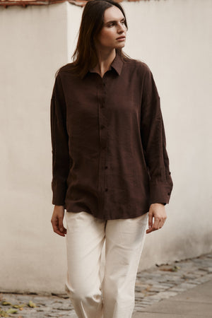 Modal shirt / 12 / 16 / dark chocolate *cotton-corduroy-trousers-05-20-cream-white* ?Model is 180cm tall and wears size M/L?
