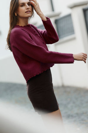 Cotton corduroy skirt / 07 / 12 / ebony wood *cardigan-in-wool-16-15-wildberry* ?Model is 180cm tall and wears size S?
