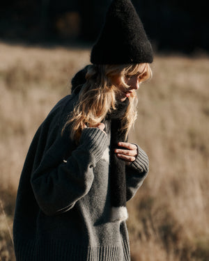 Beanie in mohair & alpaca blend / 21 / 15 / onyx black