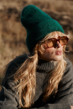 Beanie in mohair & alpaca blend / 21 / 15 / emerald green