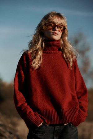 Turtleneck in wool / 16 / 16 / cranberry red