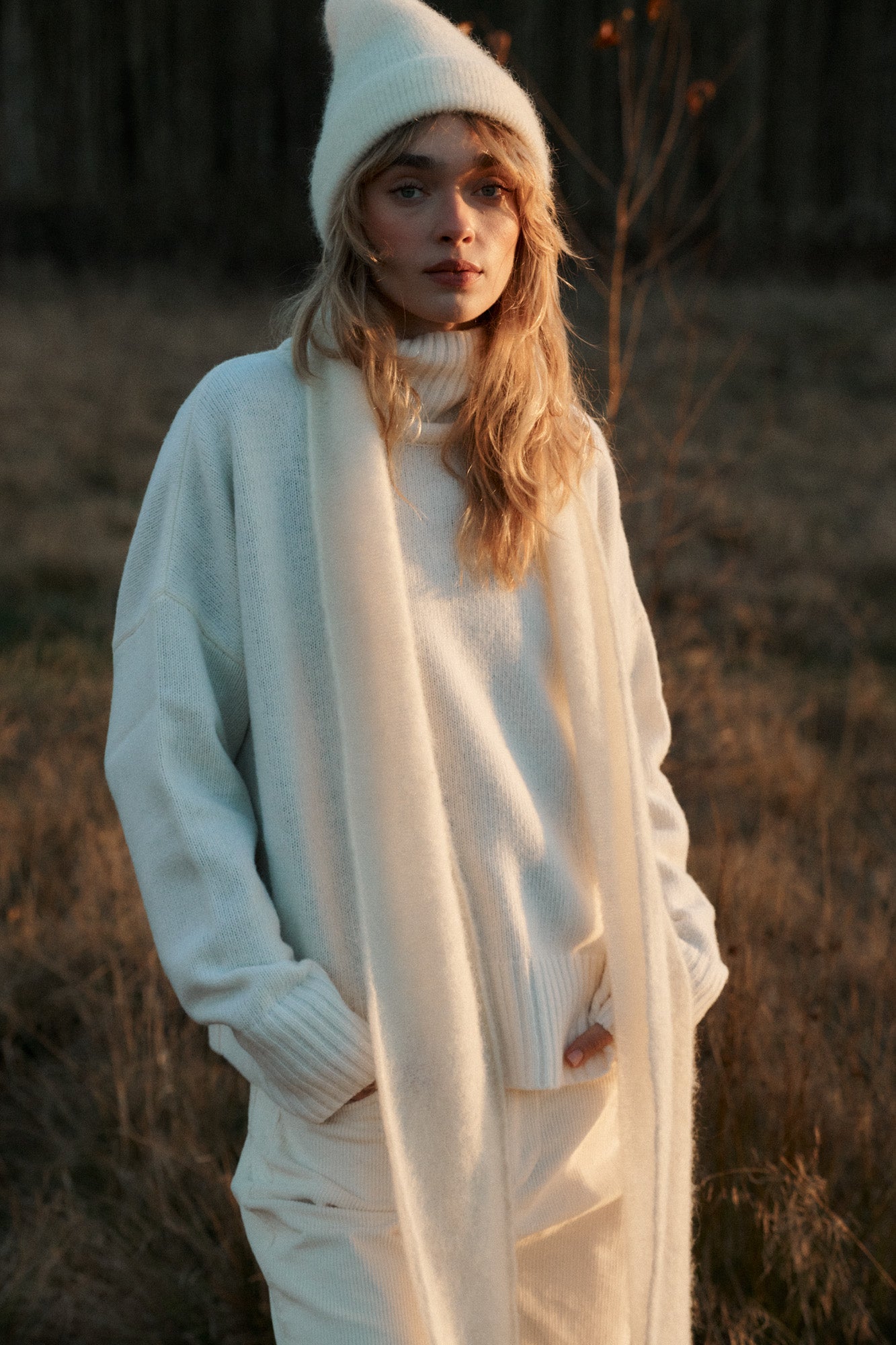 Scarf in mohair & alpaca blend / 21 / 15 / cream white *beanie-in-mohair-and-alpaca-blend-21-15-cream-white,turtleneck-in-wool-16-16-cream-white,cotton-corduroy-trousers-05-20-cream-white* 