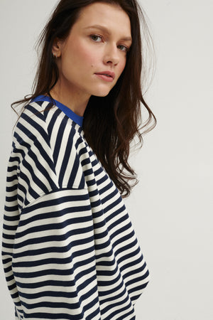 Sweatshirt in cotton / 17 / 22 / breton stripes / cobalt