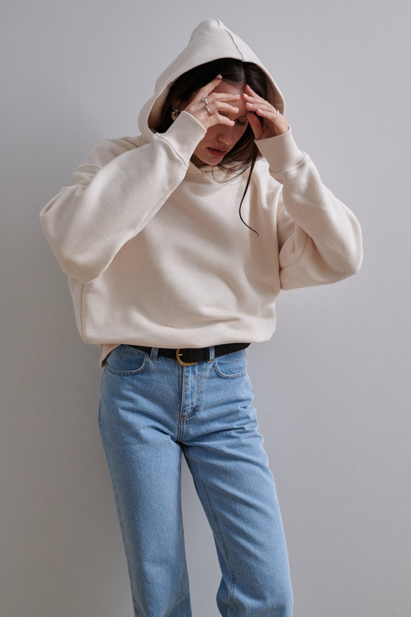 Sweatshirt in organic cotton / 17 / 15 / cream white *jeans-from-recycled-cotton-05-18-light-indigo* ?The model is 176 cm tall and is wearing size XS/S?