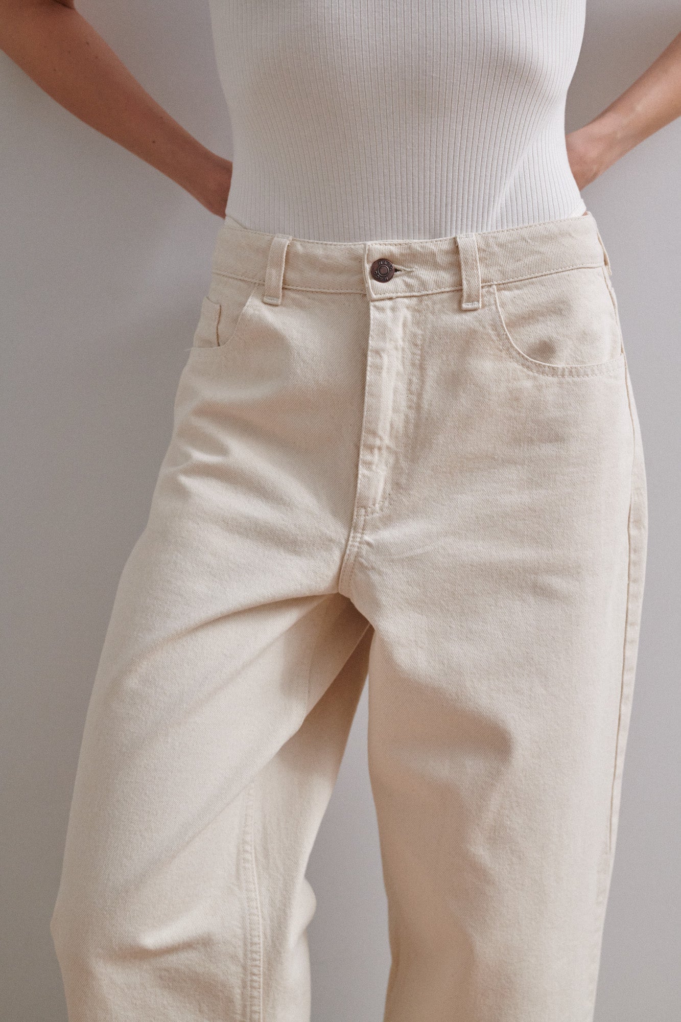 Diagonal trousers / 05 / 21 / unbleached