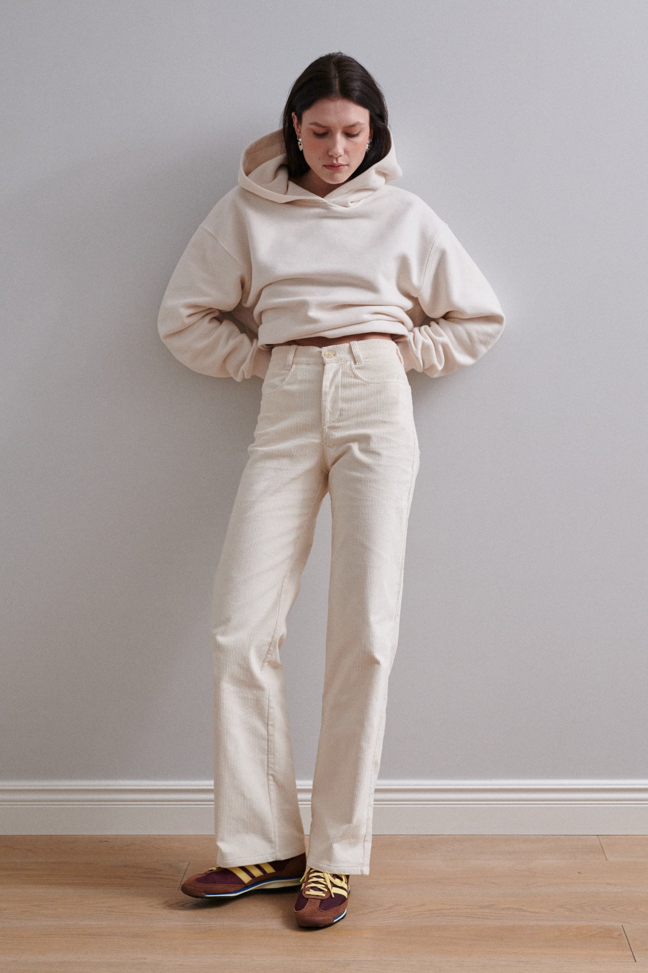 Cotton corduroy trousers / 05 / 20 / cream white