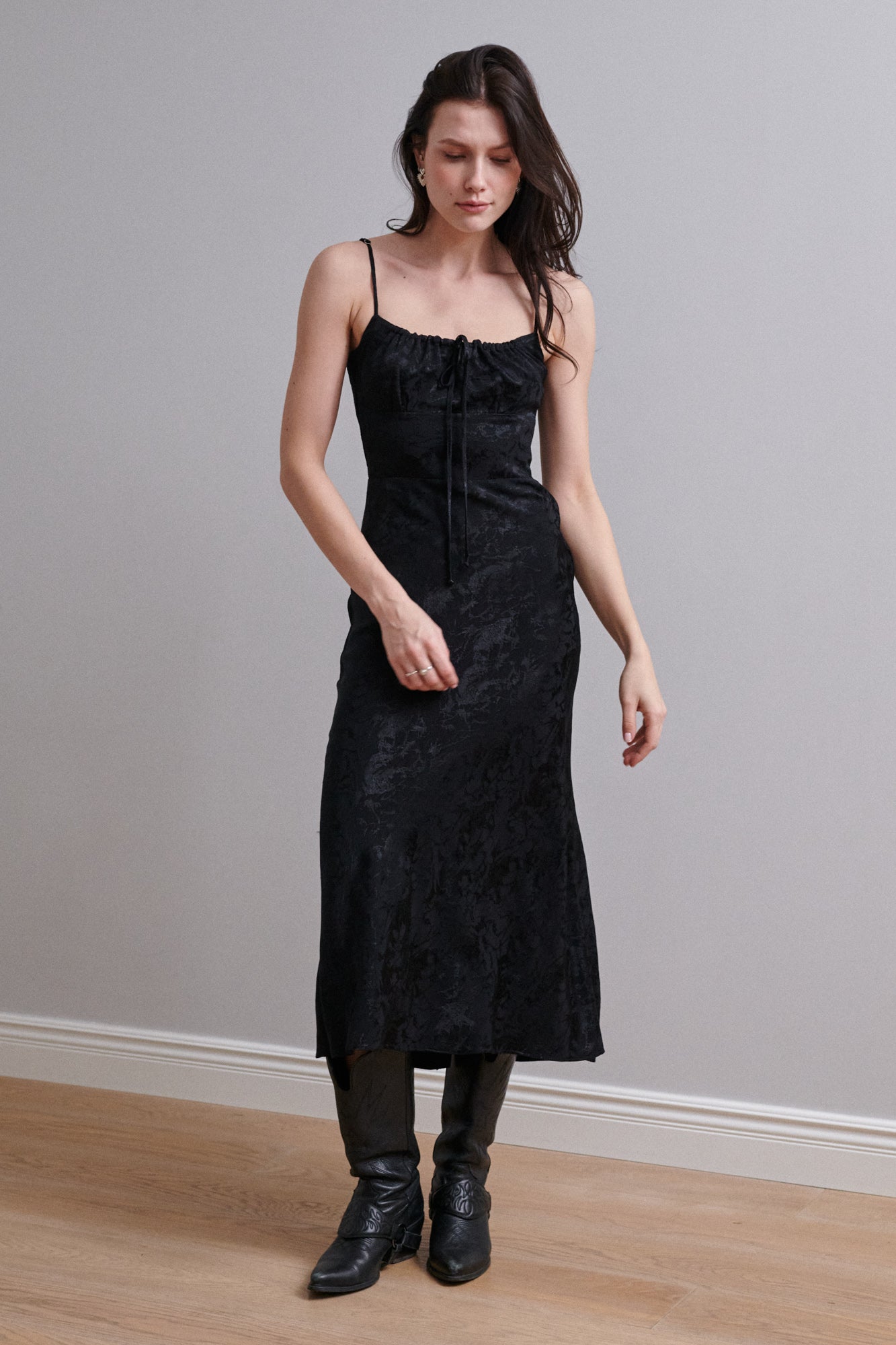 Dress in viscose / 03 / 27 / ink black