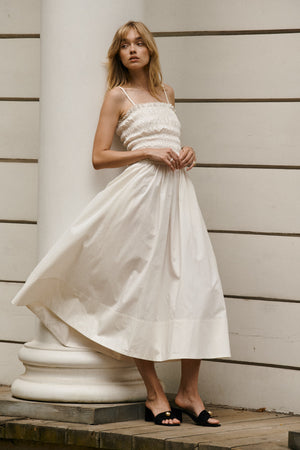 Skirt in organic cotton / 07 / 11 / vanilla cream  *top-in-cotton-11-04-vanilla-cream* ?The model is 179 cm tall and is wearing size XS?