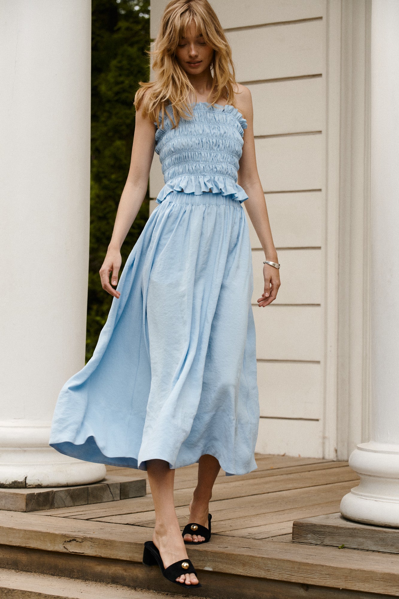 Skirt in modal / 07 / 11 / glacier blue *top-in-modal-11-04-glacier-blue* ?The model is 179 cm tall and is wearing size XS?
