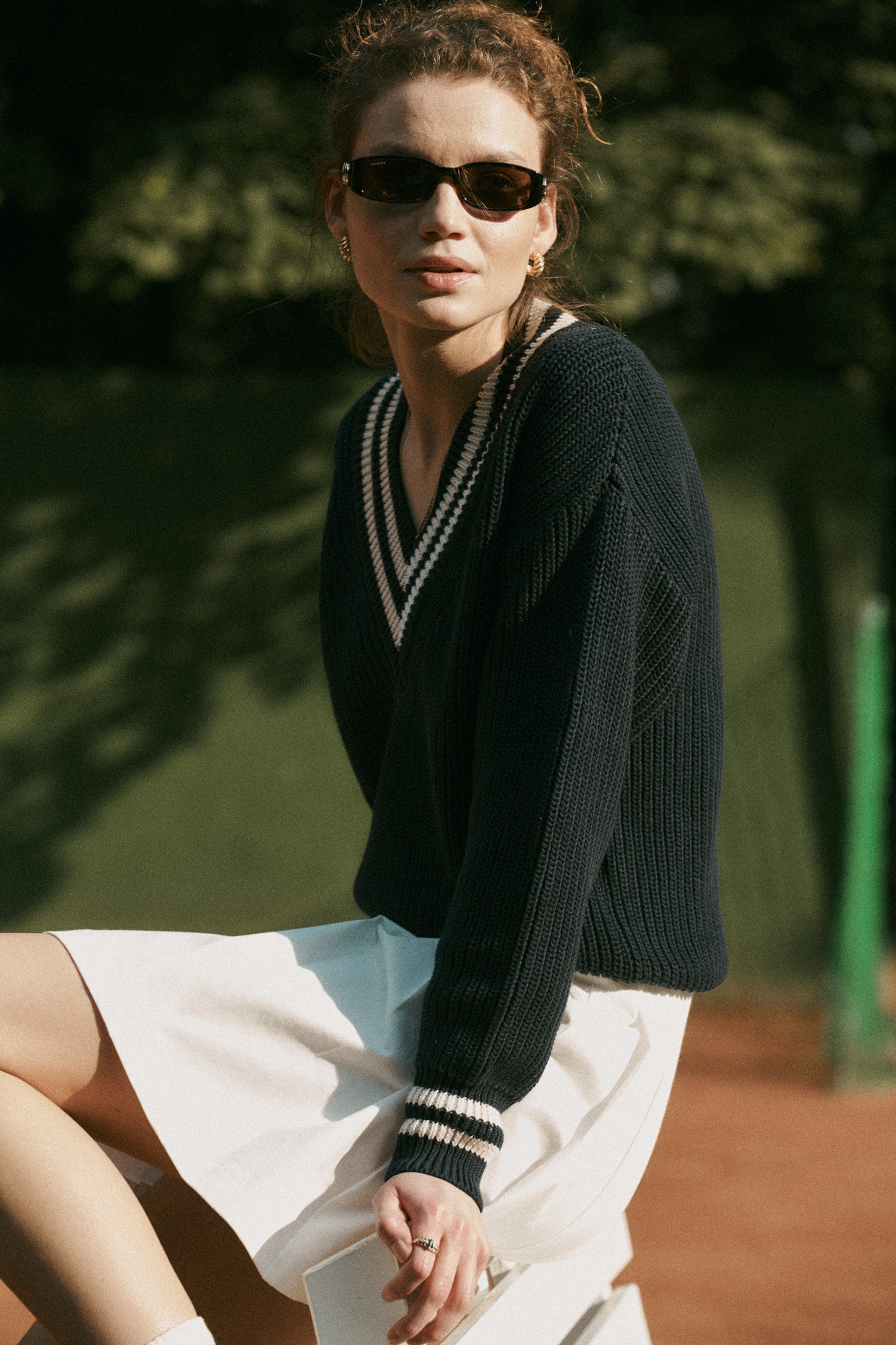 V-neck sweater in organic cotton / 16 / 11 / night blue