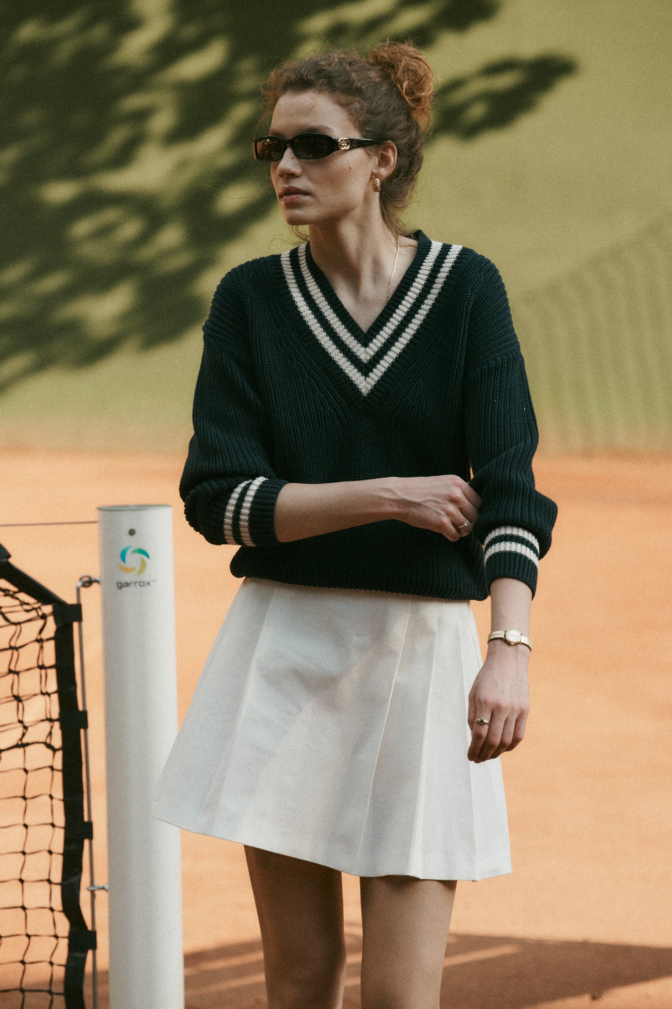 V-neck sweater in organic cotton / 16 / 11 / night blue