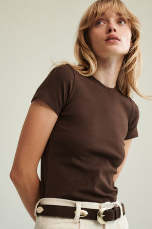 T-shirt in organic cotton / 13 / 04 / dark chocolate
