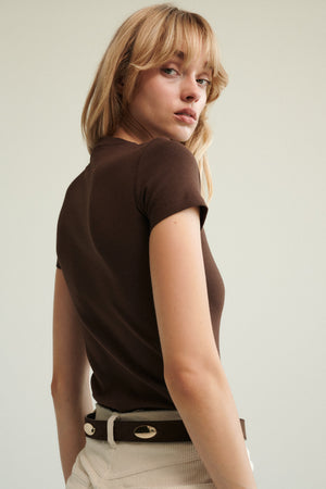 T-shirt in organic cotton / 13 / 04 / dark chocolate