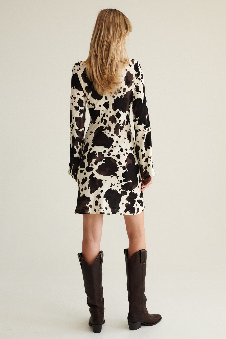 Dress in viscose / 03 / 35 / country roads ?The model i 179 cm tall and wears size XS? 