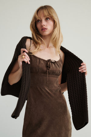 Dress in lyocell & viscose blend / 03 / 27 / milk chocolate