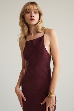 Dress in lyocell & viscose blend / 03 / 31 / dark cherry