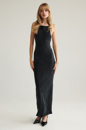Dress in lyocell & viscose blend / 03 / 31 / onyx black