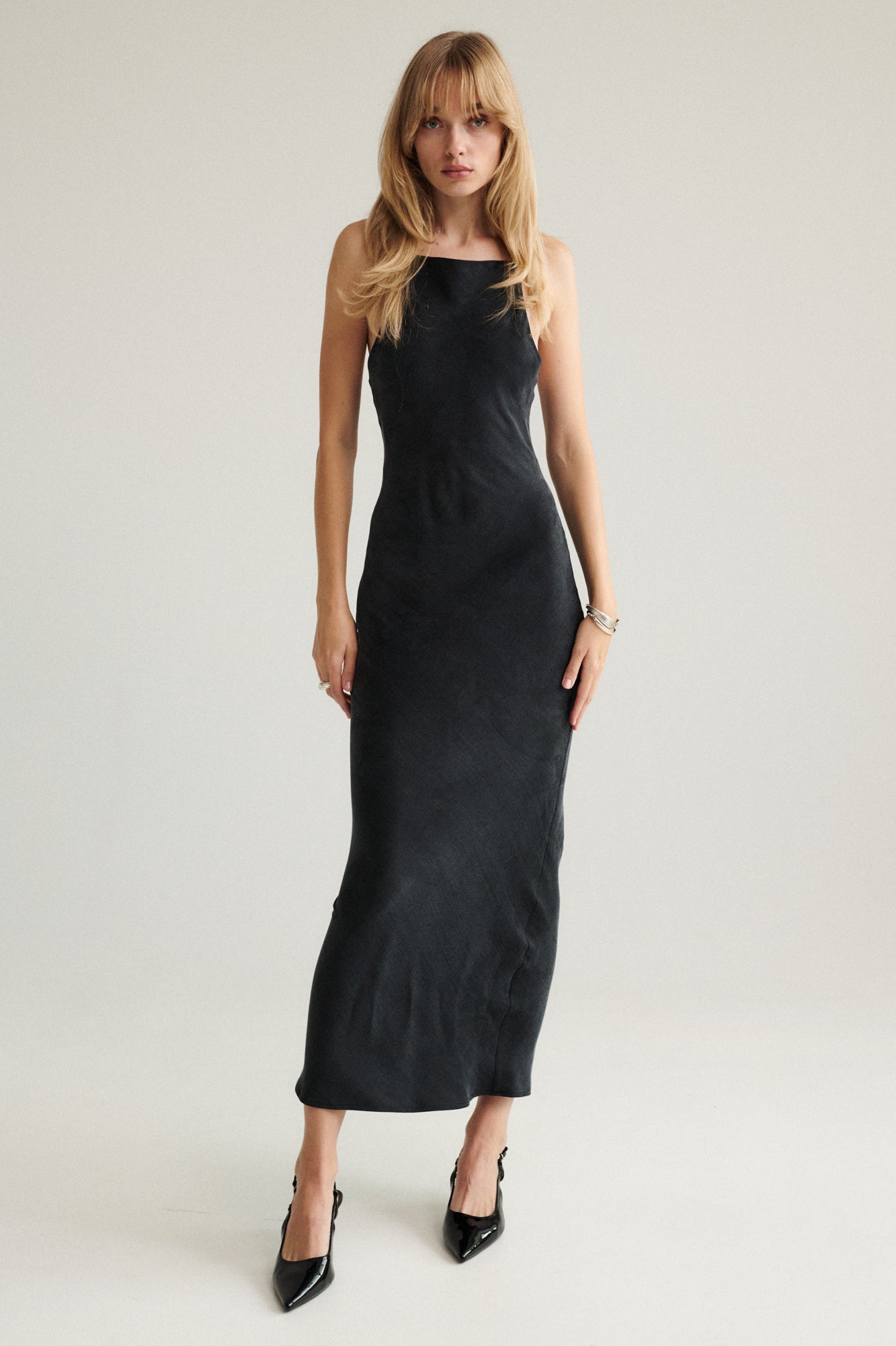 Dress in lyocell & viscose blend / 03 / 31 / onyx black