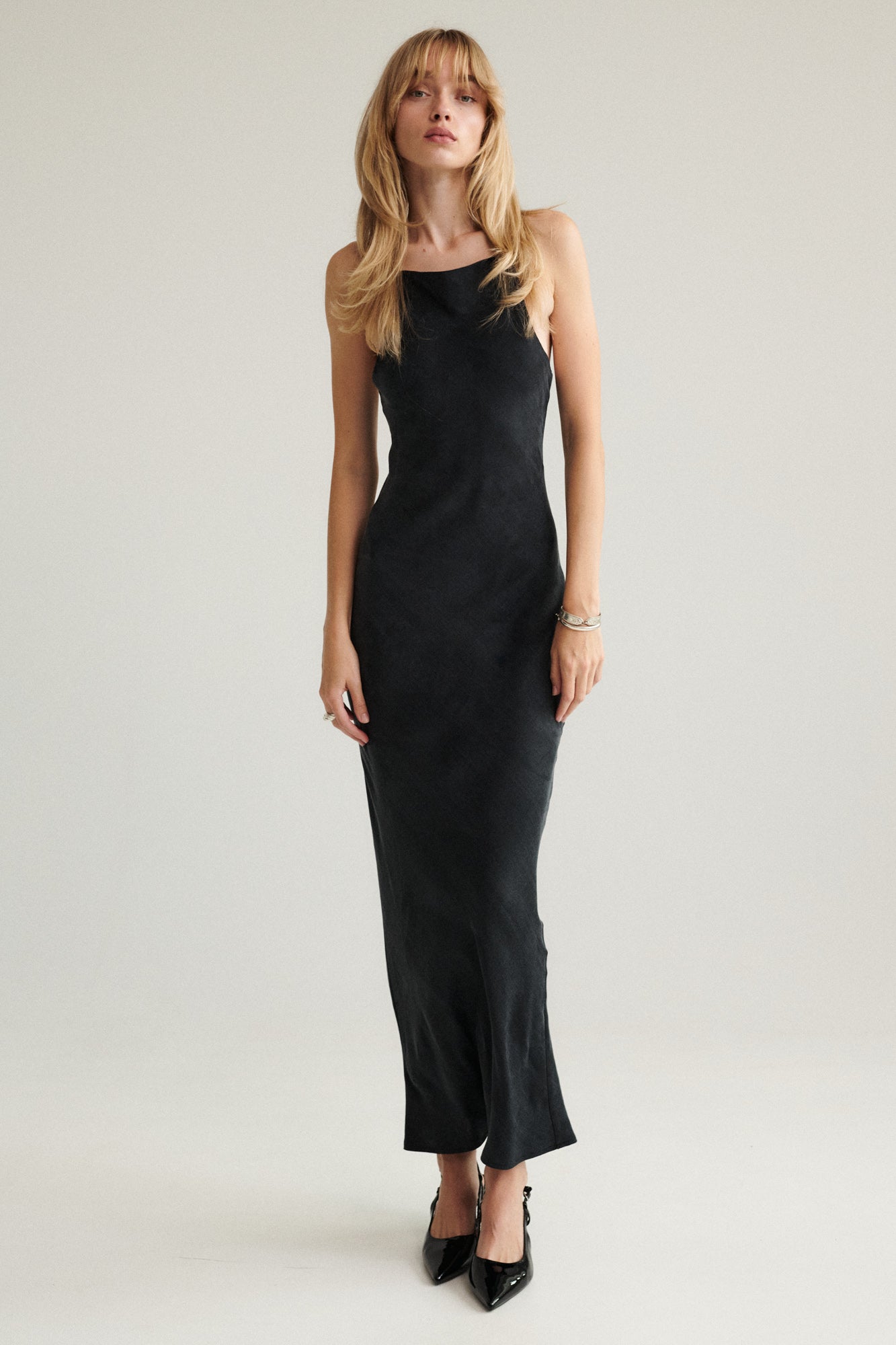 Dress in lyocell & viscose blend / 03 / 31 / onyx black