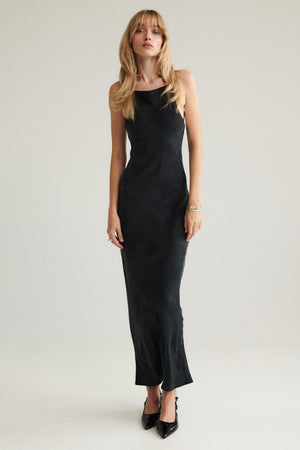 Dress in lyocell & viscose blend / 03 / 31 / onyx black