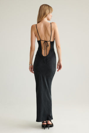 Dress in lyocell & viscose blend / 03 / 31 / onyx black
