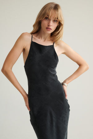 Dress in lyocell & viscose blend / 03 / 31 / onyx black