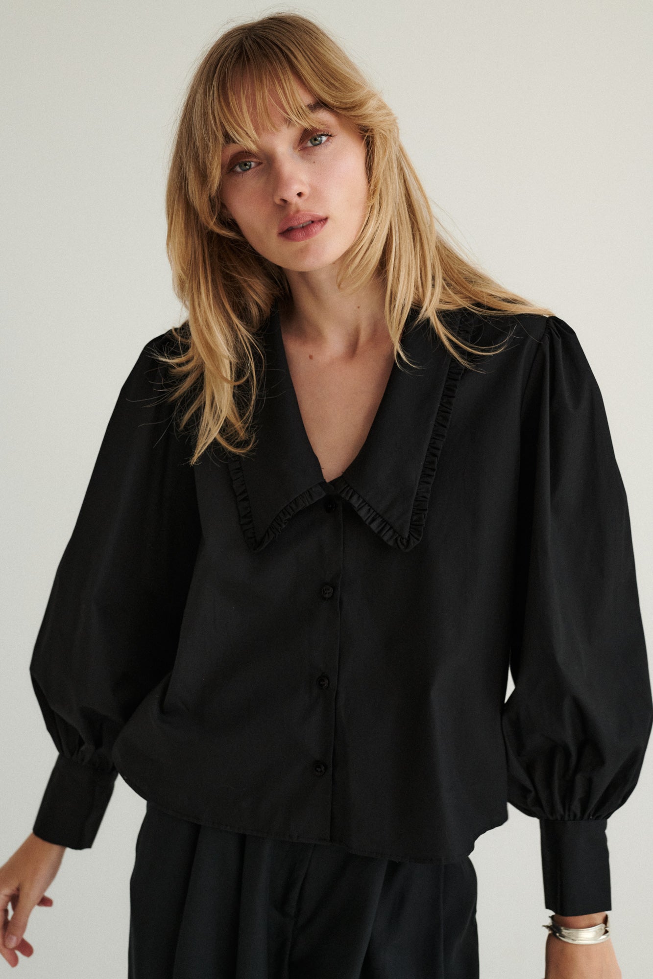 Shirt in organic cotton / 12 / 22 / onyx black