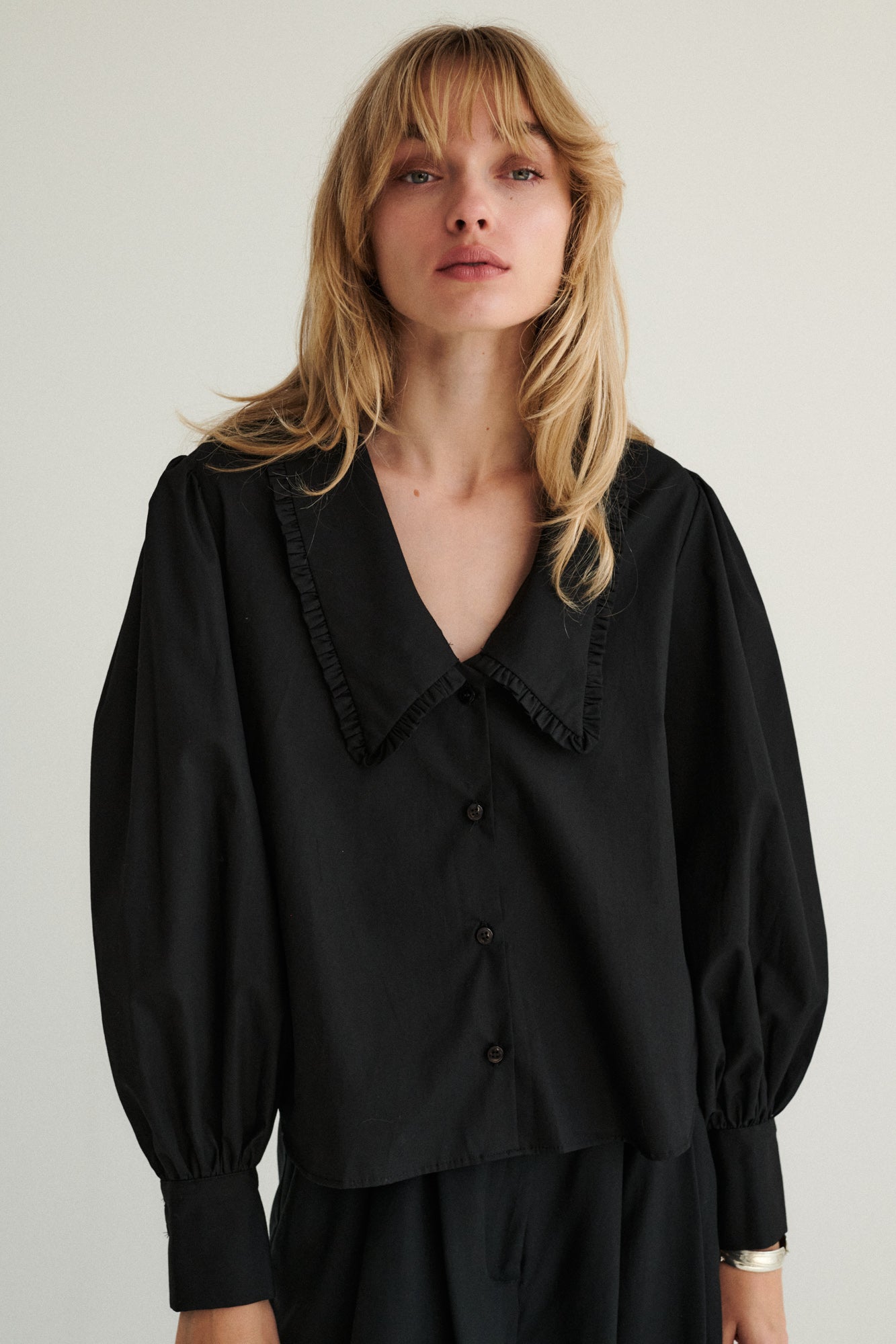 Shirt in organic cotton / 12 / 22 / onyx black