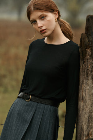 Longsleeve in viscose / 14 / 08 / onyx black