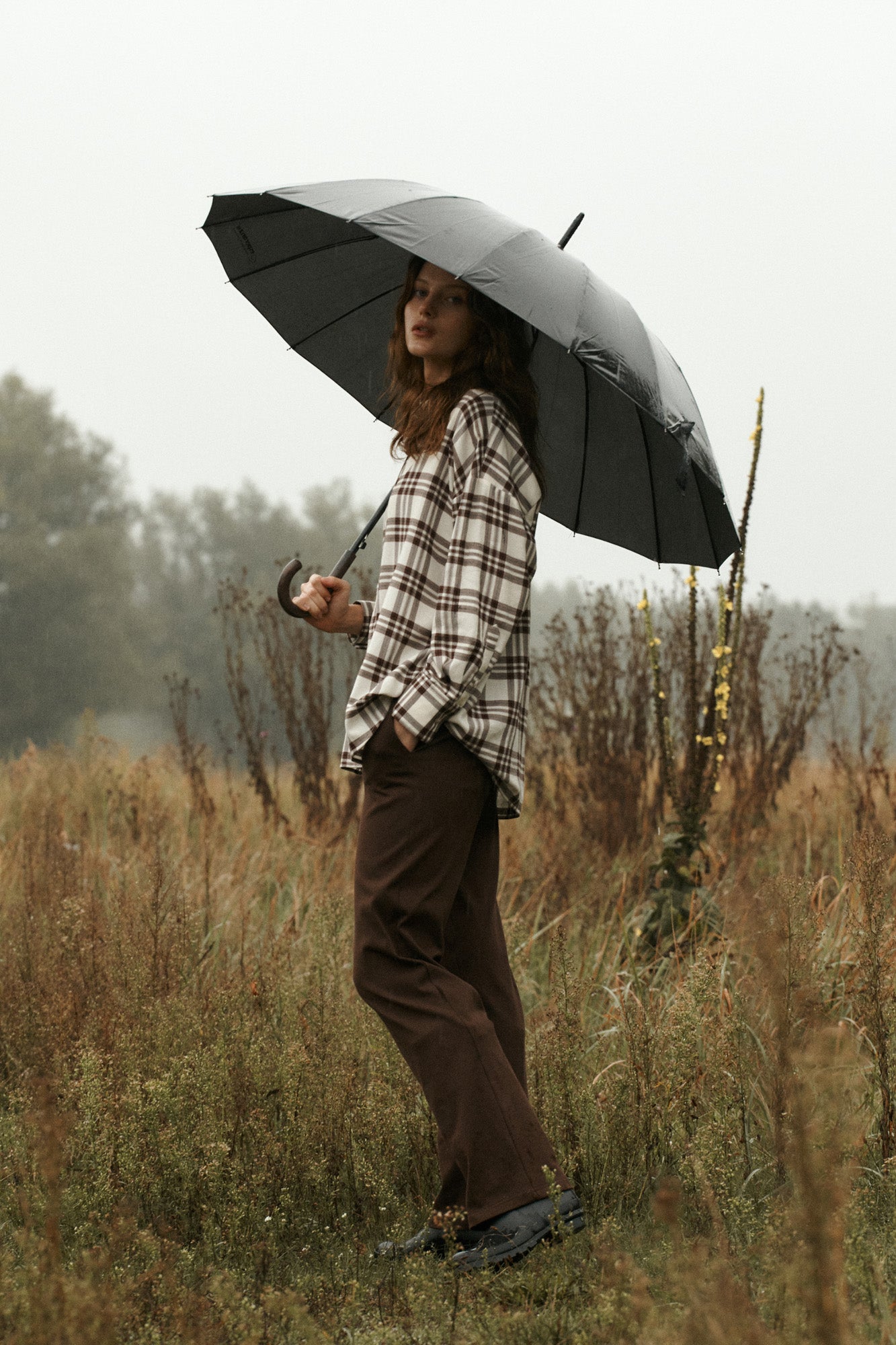 Pants in organic cotton  / 04 / 14 / dark chocolate