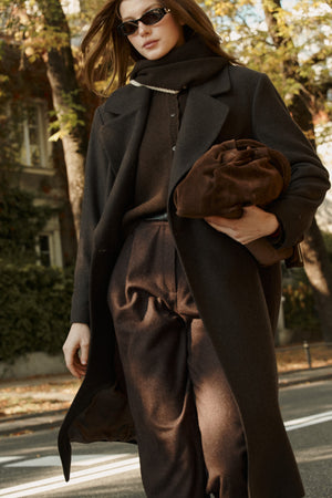 Coat in wool / 18 / 15 / ebony wood