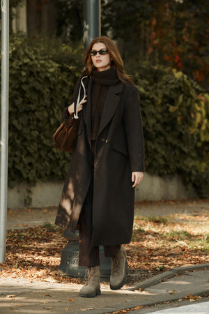 Coat in wool / 18 / 15 / ebony wood